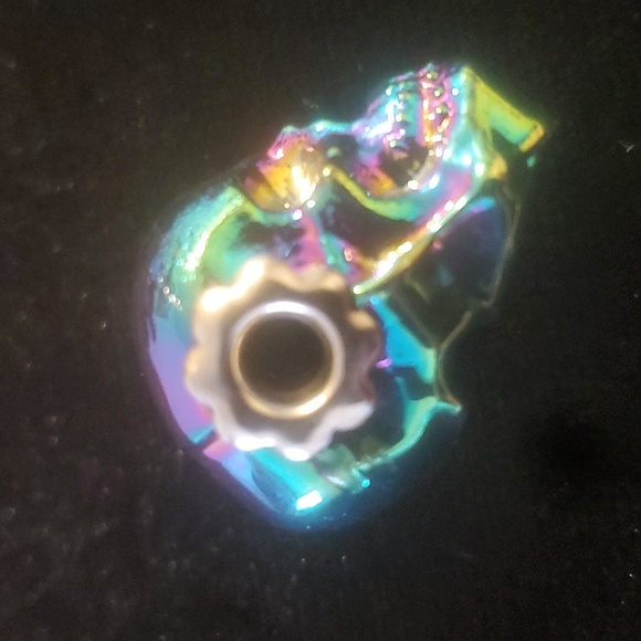 New Rainbow Titanium Hematite Skull Pendant. - Picture 2 of 8